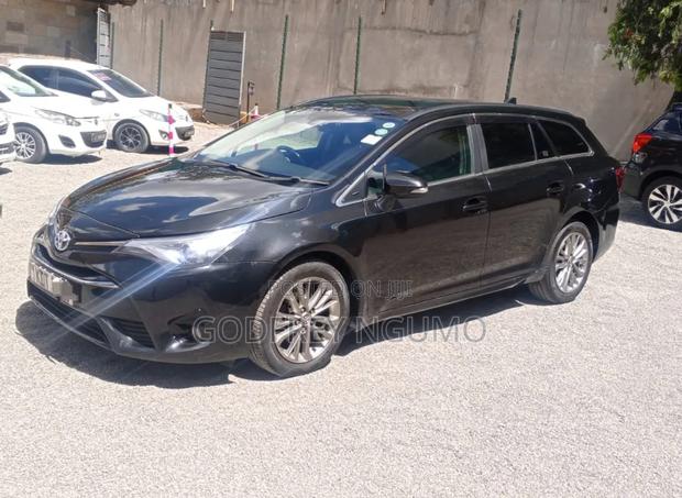 Toyota Avensis 2017 Black