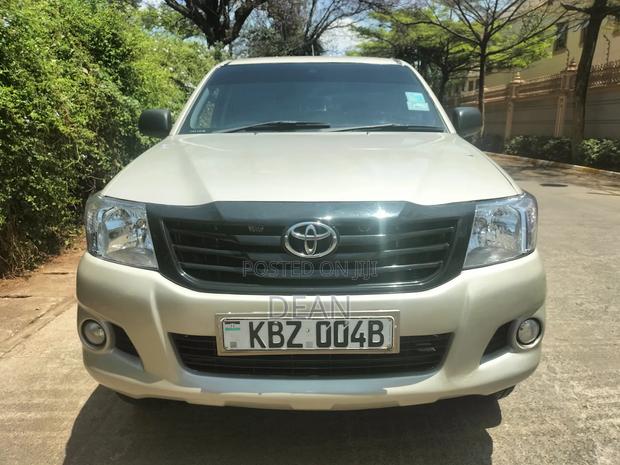 Toyota Hilux 2014 Brown