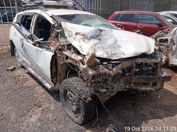 Toyota Caldina 2004 White