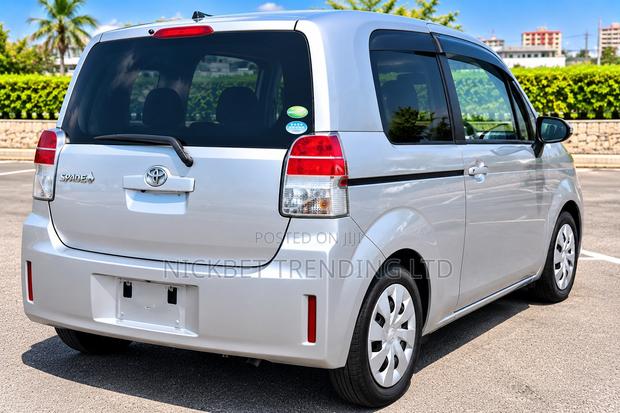 Toyota Spade 1.5 2019 Silver