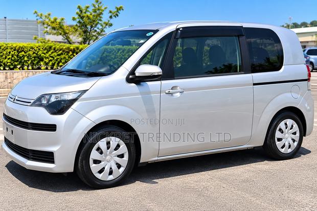 Toyota Spade 1.5 2019 Silver