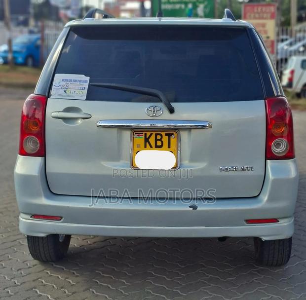 Toyota Raum 2005 Gray