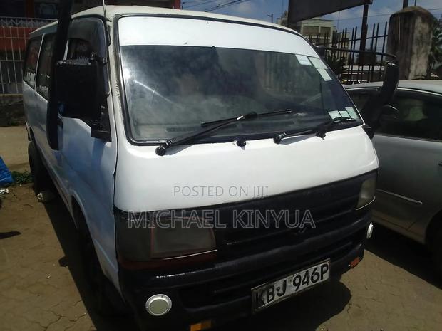 Toyota Grand HiAce 2002 White