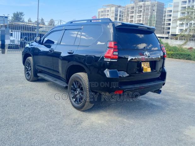 Toyota Land Cruiser Prado 2021 Black