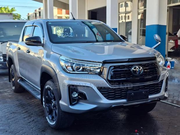 Toyota Hilux 2020 Silver