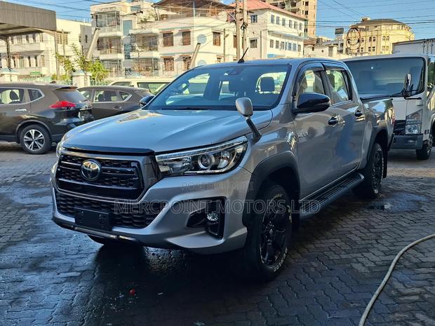 Toyota Hilux 2020 Silver