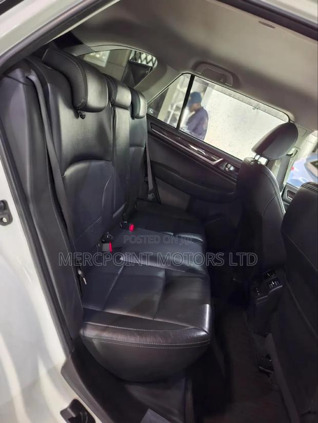 Subaru Outback 2019 White