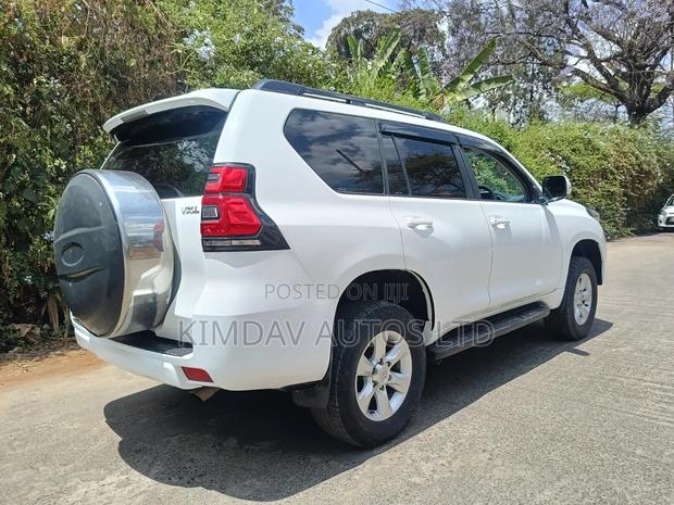 Toyota Land Cruiser Prado 2012 White