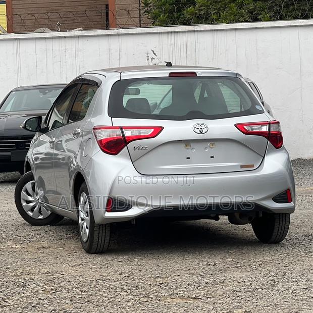 Toyota Vitz 1.0 FWD 5dr 2019 Silver