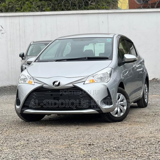 Toyota Vitz 1.0 FWD 5dr 2019 Silver