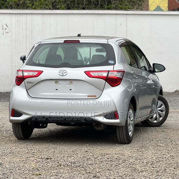 Toyota Vitz 1.0 FWD 5dr 2019 Silver