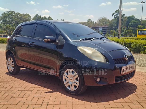 Toyota Vitz 1.0 FWD 5dr 2011 Black