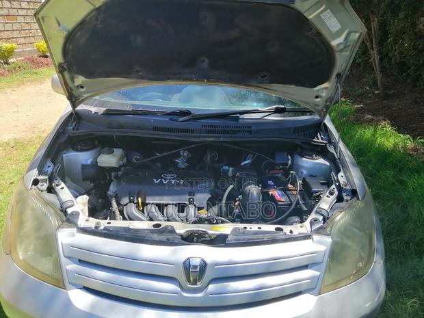 Toyota IST 2005 Silver