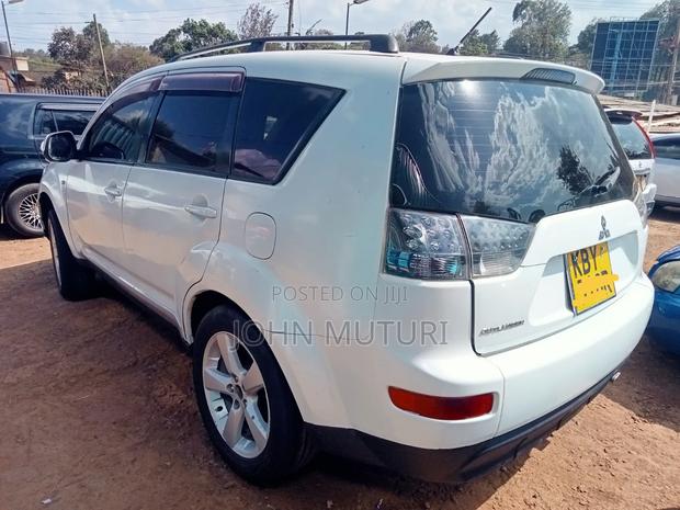 Mitsubishi Outlander 2006 White