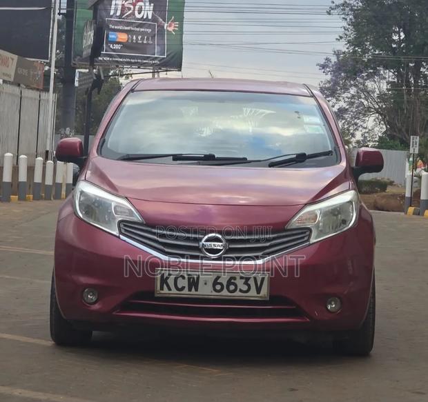 Nissan Note 2012 Maroon