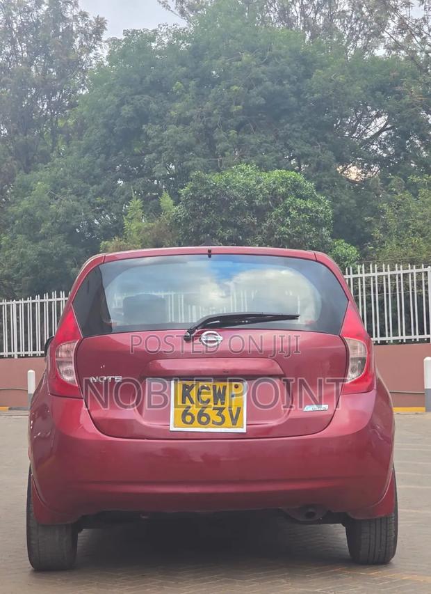 Nissan Note 2012 Maroon