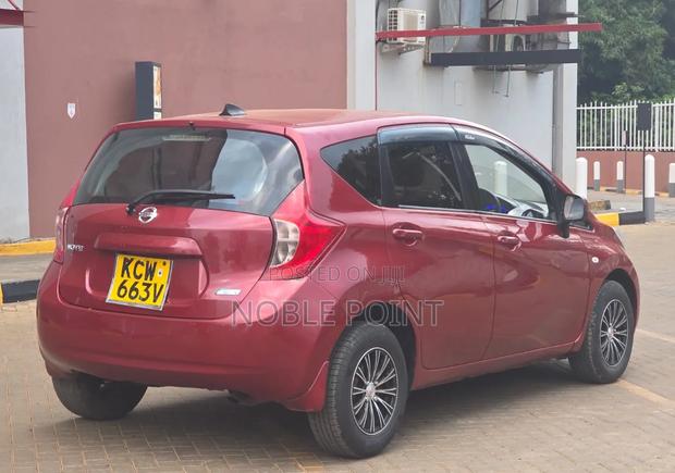 Nissan Note 2012 Maroon