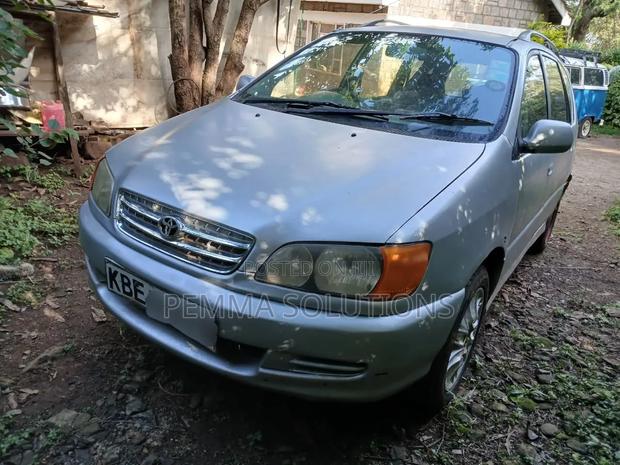 Toyota Ipsum 2004 Gray