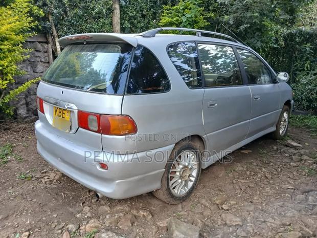 Toyota Ipsum 2004 Gray