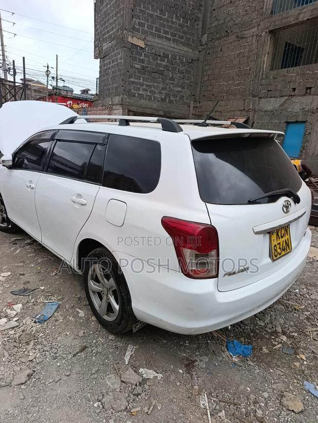 Toyota Corolla Fielder 2010 White