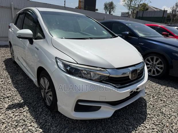 Honda Fit Shuttle 1.5 Hybrid 2WD 2019 White