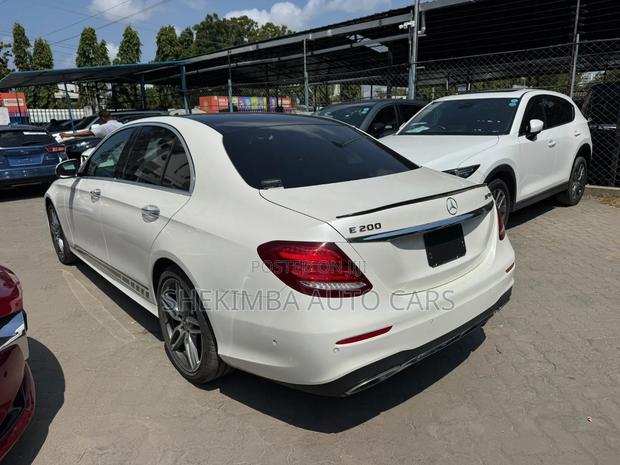 Mercedes-Benz C200 2020 White
