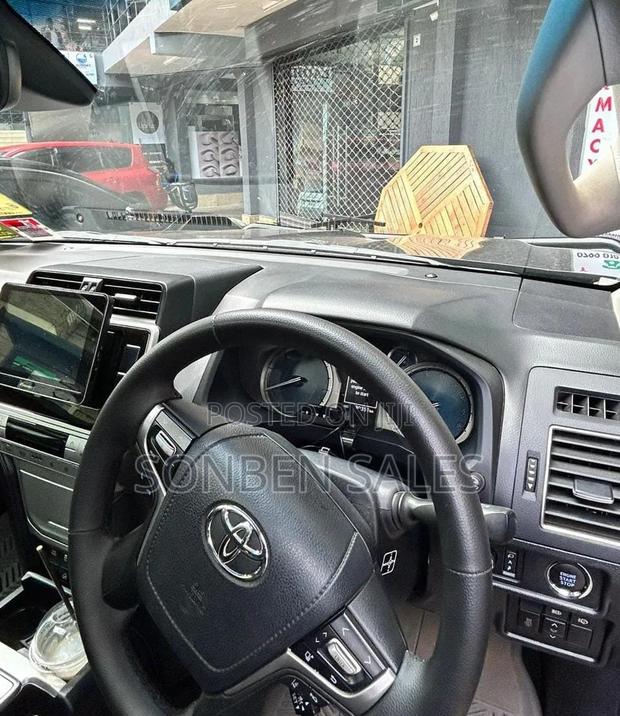 Toyota Land Cruiser Prado 2.8 2018 Blue
