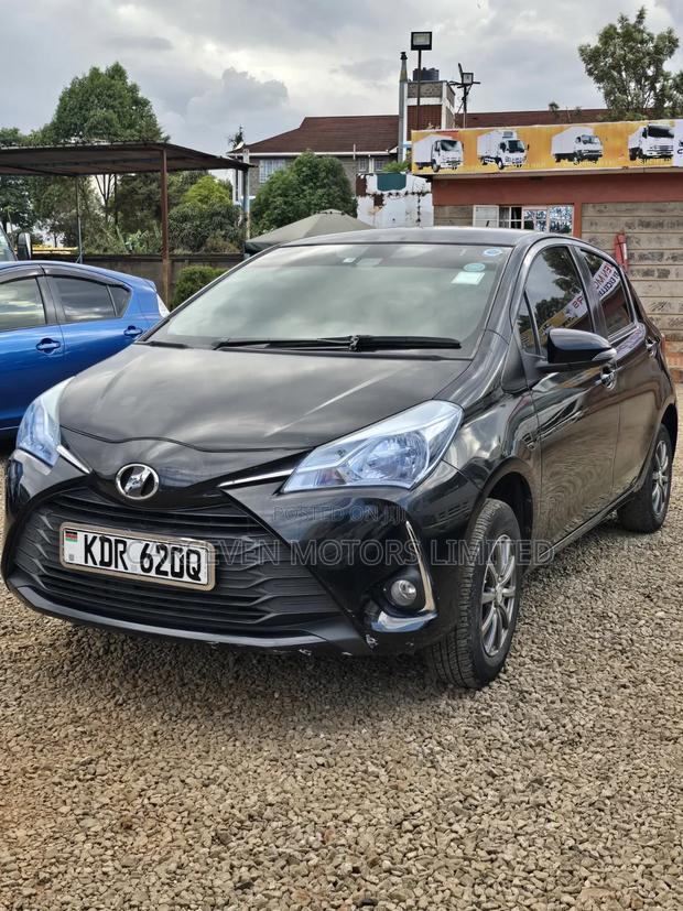 Toyota Vitz 2017 Black