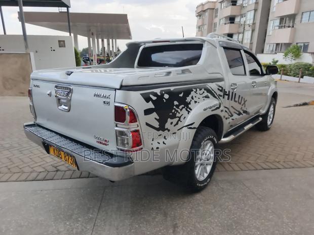 Toyota Hilux 3.0 D-4D 4x4 2013 Silver