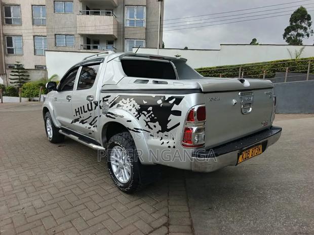 Toyota Hilux 3.0 D-4D 4x4 2014 Silver