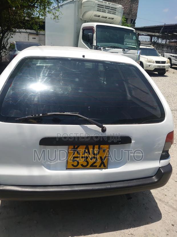 Toyota Corolla 2001 White