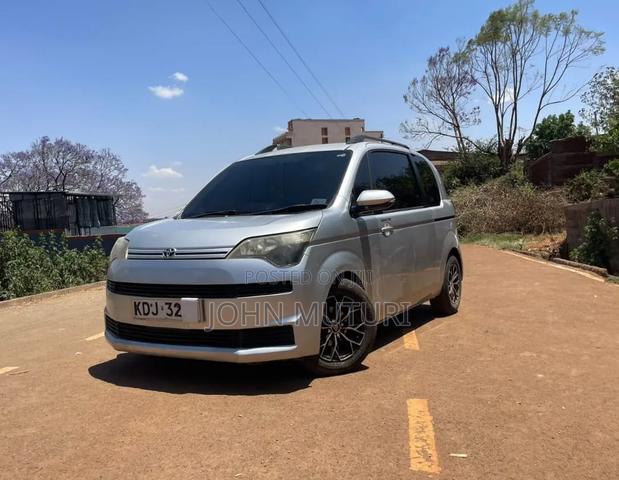 Toyota Spade 2014 Silver