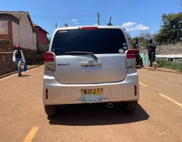 Toyota Spade 2014 Silver