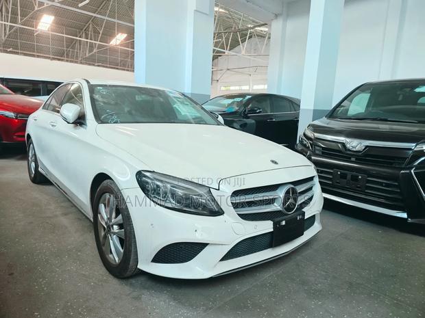 Mercedes-Benz C200 2019 White