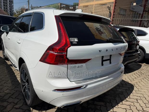 Volvo XC60 T5 Inscription AWD 2019 White