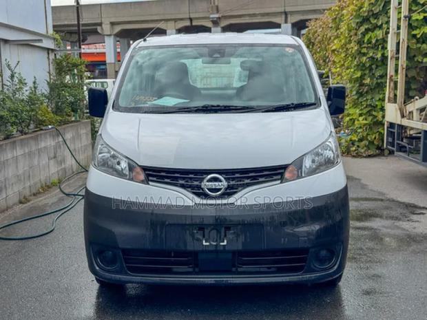 Nissan NV200 SV 2019 White