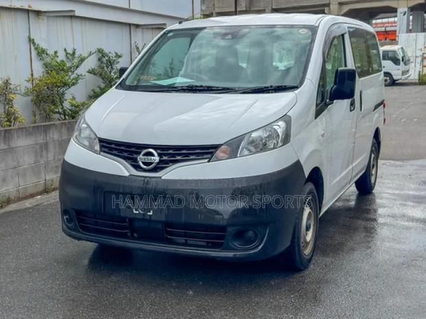 Nissan NV200 SV 2019 White