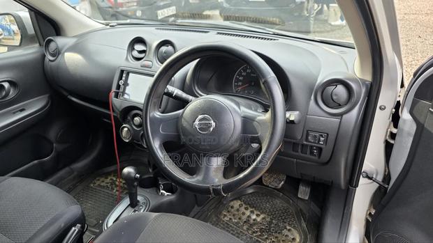 Nissan March 1.2 FWD 2011 Silver