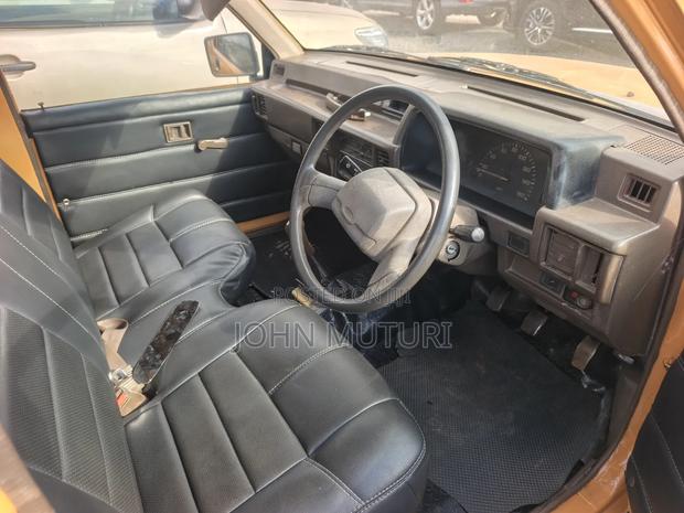 Mitsubishi L200 2006 Yellow