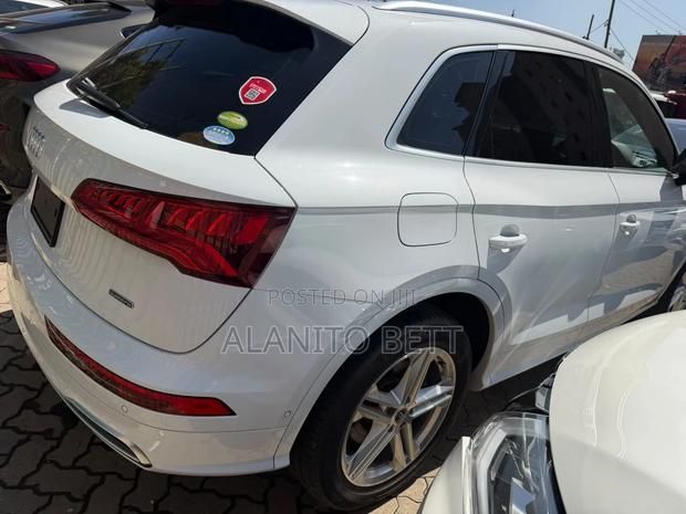 Audi Q5 2.0T Premium AWD quattro 2019 White