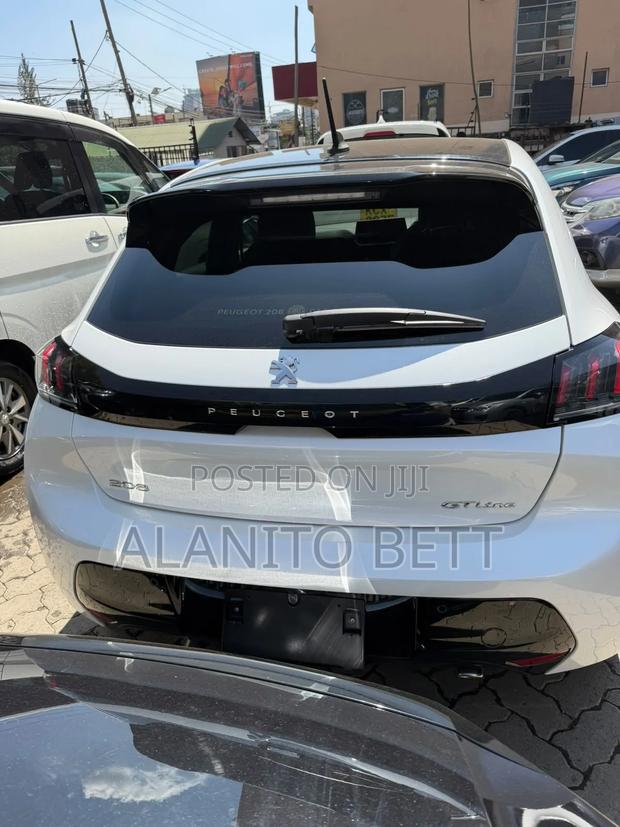 Peugeot 208 2020 White