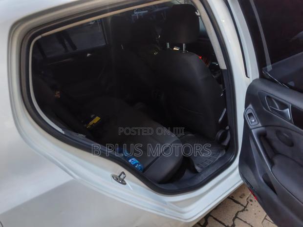 Volkswagen Polo 2010 White