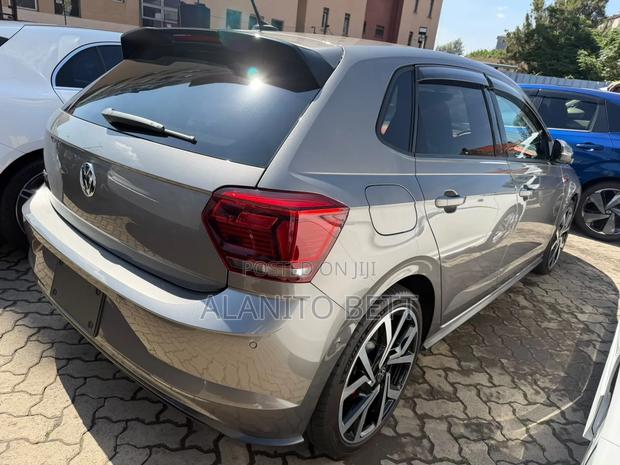 Volkswagen Polo 2019 Gray