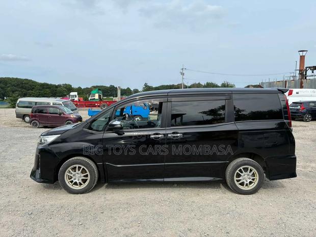 Toyota Noah 2020 Black