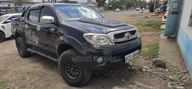 Toyota Hilux 2.5 D-4D 4X4 SRX 2012 Black