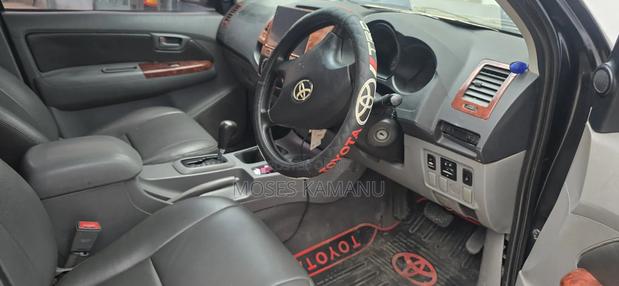 Toyota Hilux 2.5 D-4D 4X4 SRX 2012 Black
