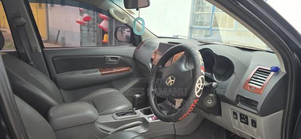 Toyota Hilux 2.5 D-4D 4X4 SRX 2012 Black