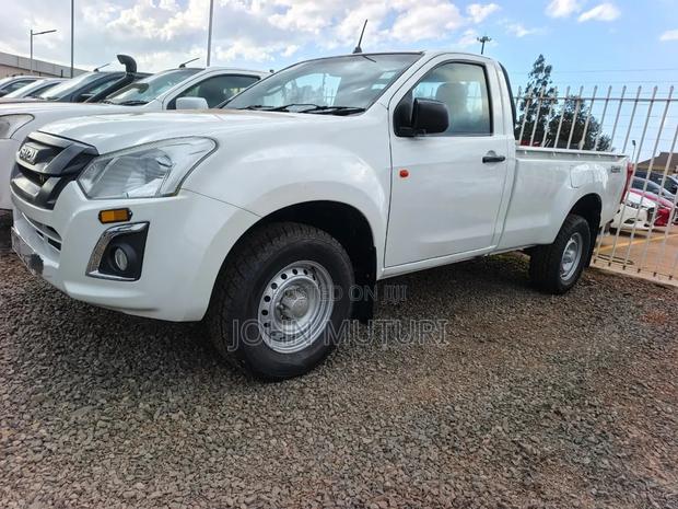Isuzu D-MAX 2017 White