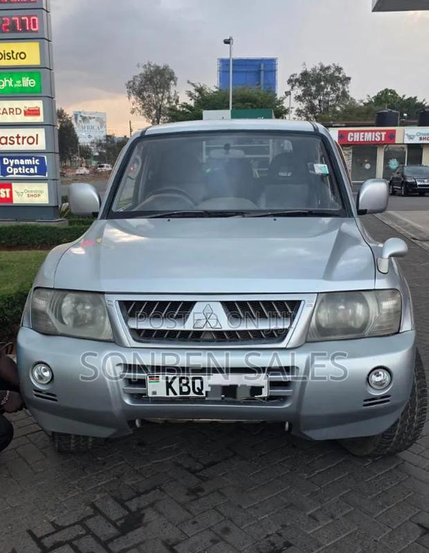 Mitsubishi Pajero Super Exceed 2006 Silver