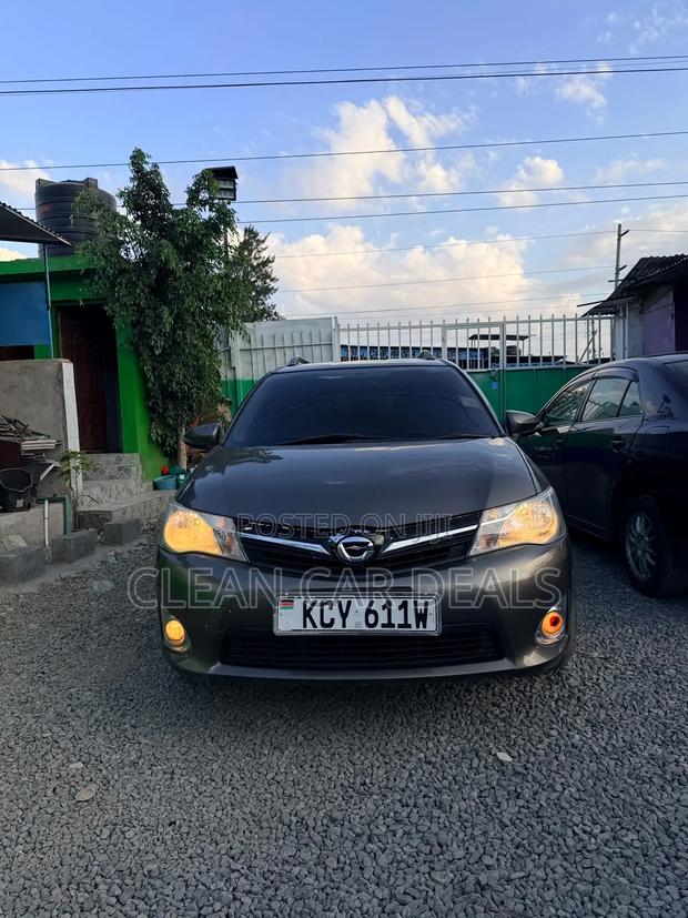Toyota Corolla Fielder 2013